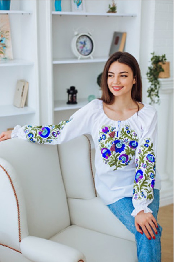 Біла вишиванка жіноча з синьою вишивкою Писанка, S
