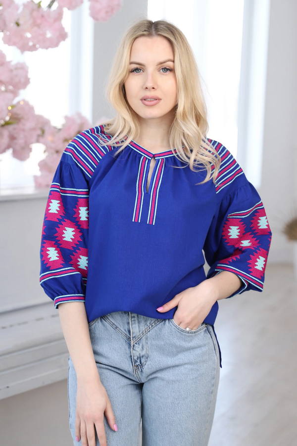Blue "Eneida" embroidered shirt with a raspberry geometric pattern, L