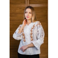 Женская белая вышиванка с нежной цветочной вышивкой Люция, M