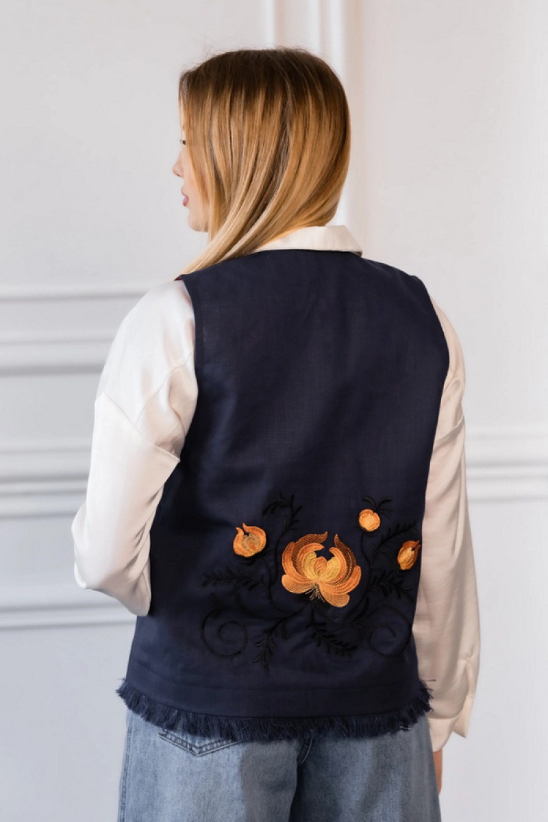 Black vest with geometric embroidery, size XL