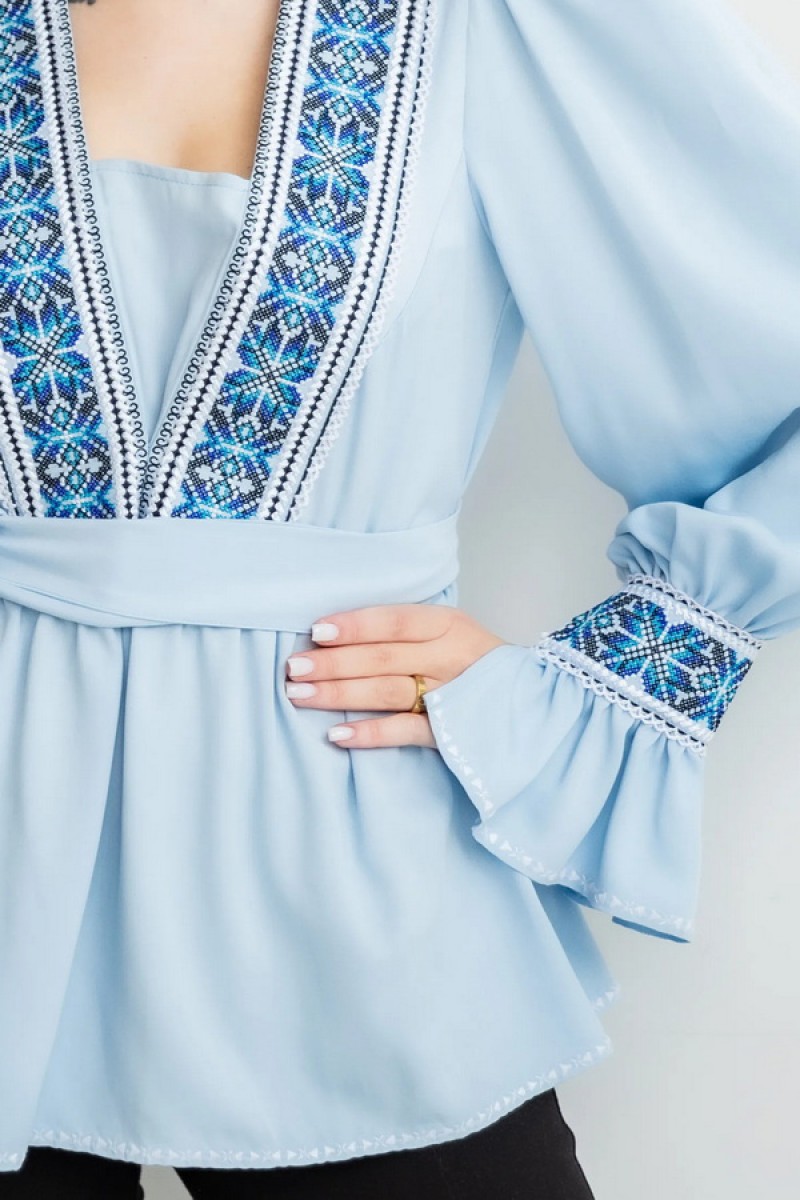 Вишиванка жіноча урочиста блакитна з вишивкою Мерелін, XXL