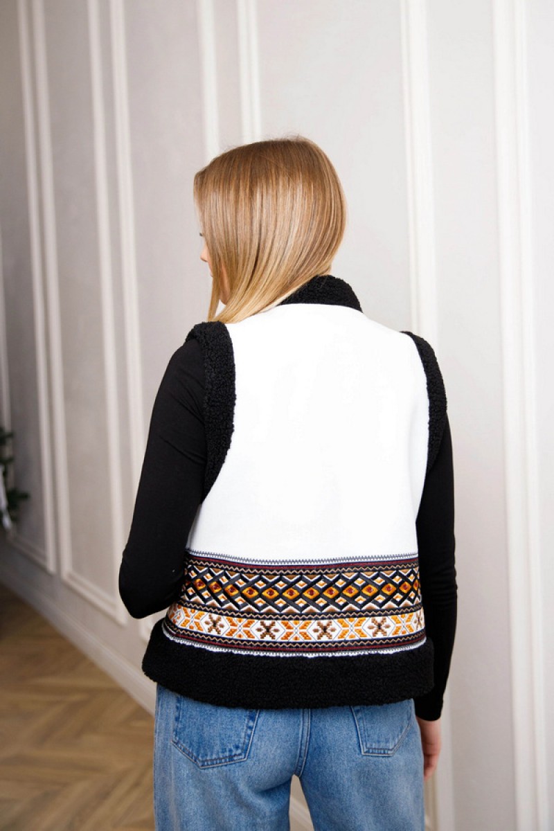 Жилетка кашемірова біла з вишивкою Віринея, розмір XXL