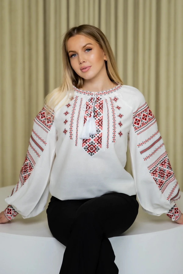 Вишиванка жіноча Оксана молочна з червоною геометричною вишивкою, XL