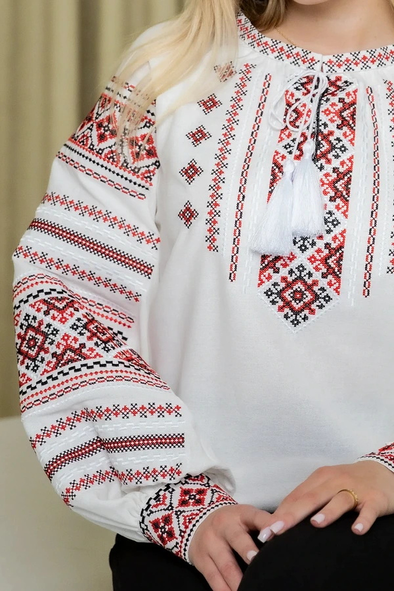 Вишиванка жіноча Оксана молочна з червоною геометричною вишивкою