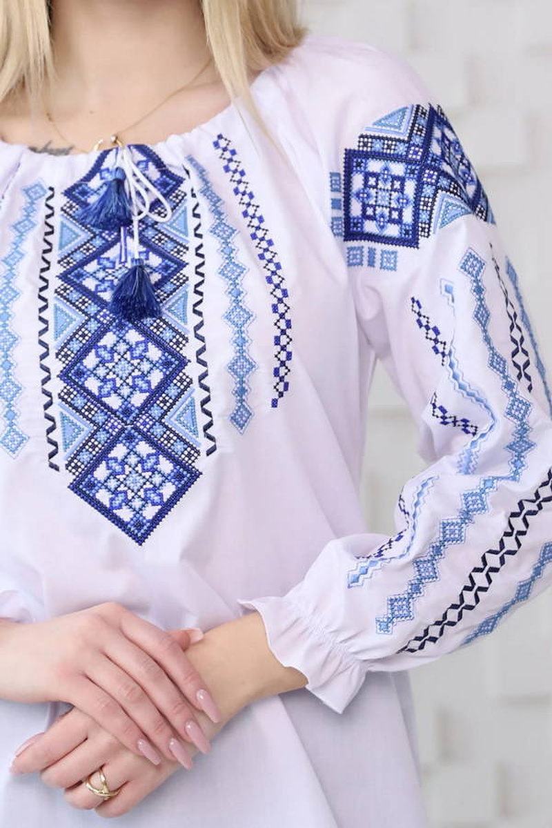 Женская вышиванка Ганна белая с синим