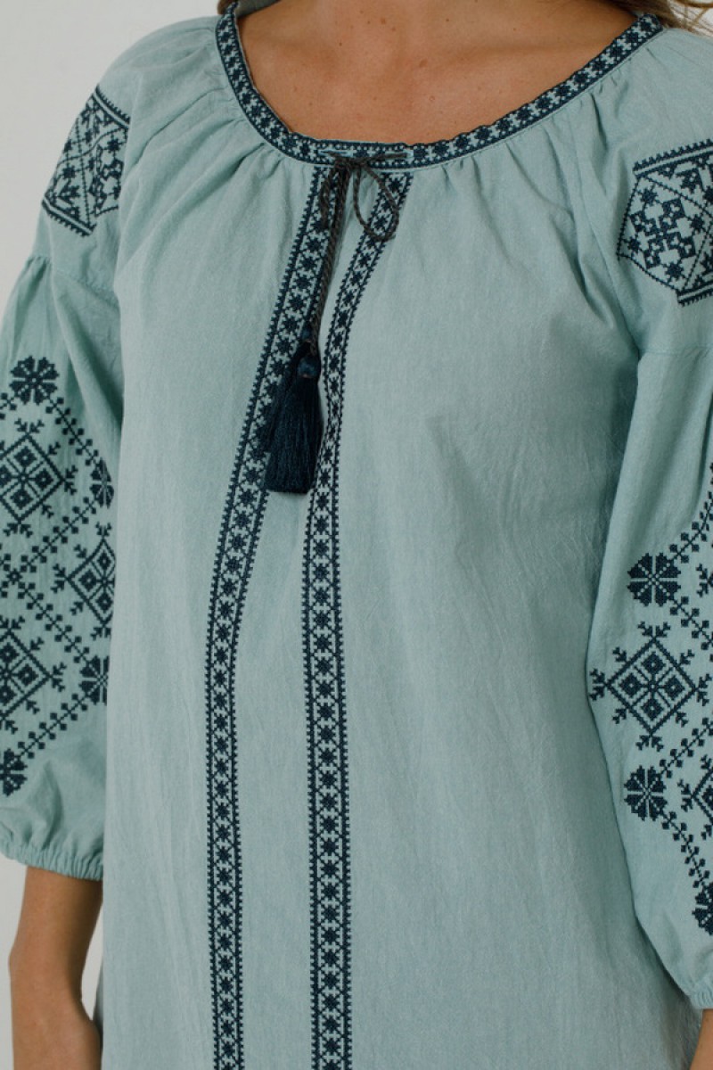 Вышиванка  мятного цвета с орнаментом «Краса» (батист-жатка)