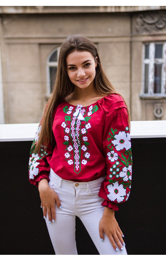 Vesnyani mriyi, vyshyvanka vyshneva z bilym 40 / 5 000 Результати перекладу Spring dreams, cherry embroidered shirt with white