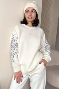 Women's white sweatshirt with embroidery "Blooming Garden"