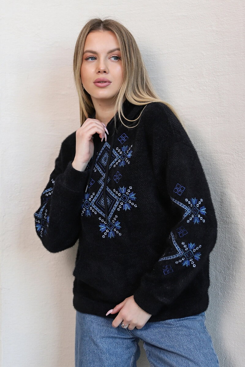 Black hoodie (alpaca) with Ladomyr embroidery