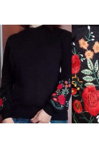 Embroidered sweater for women in dark-blue with a bouquet of flowers,