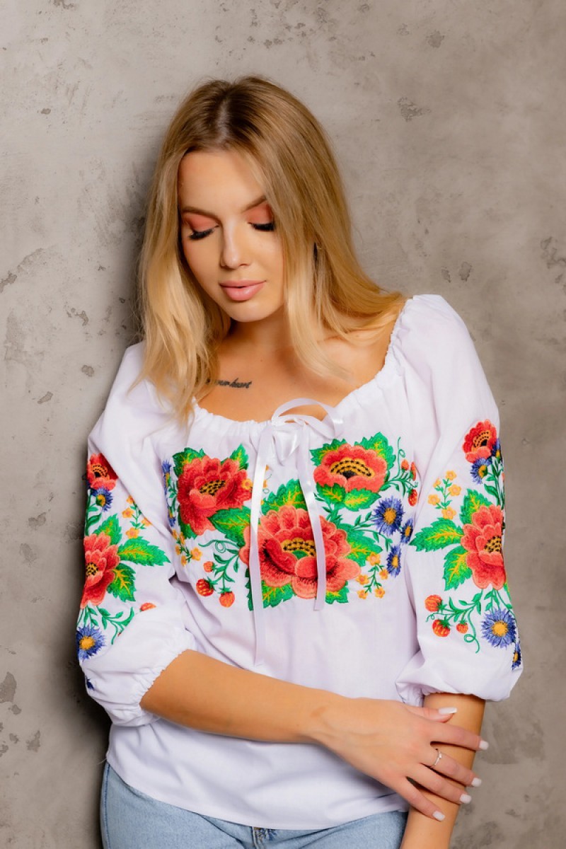 Galicia, women's embroidered shirt
