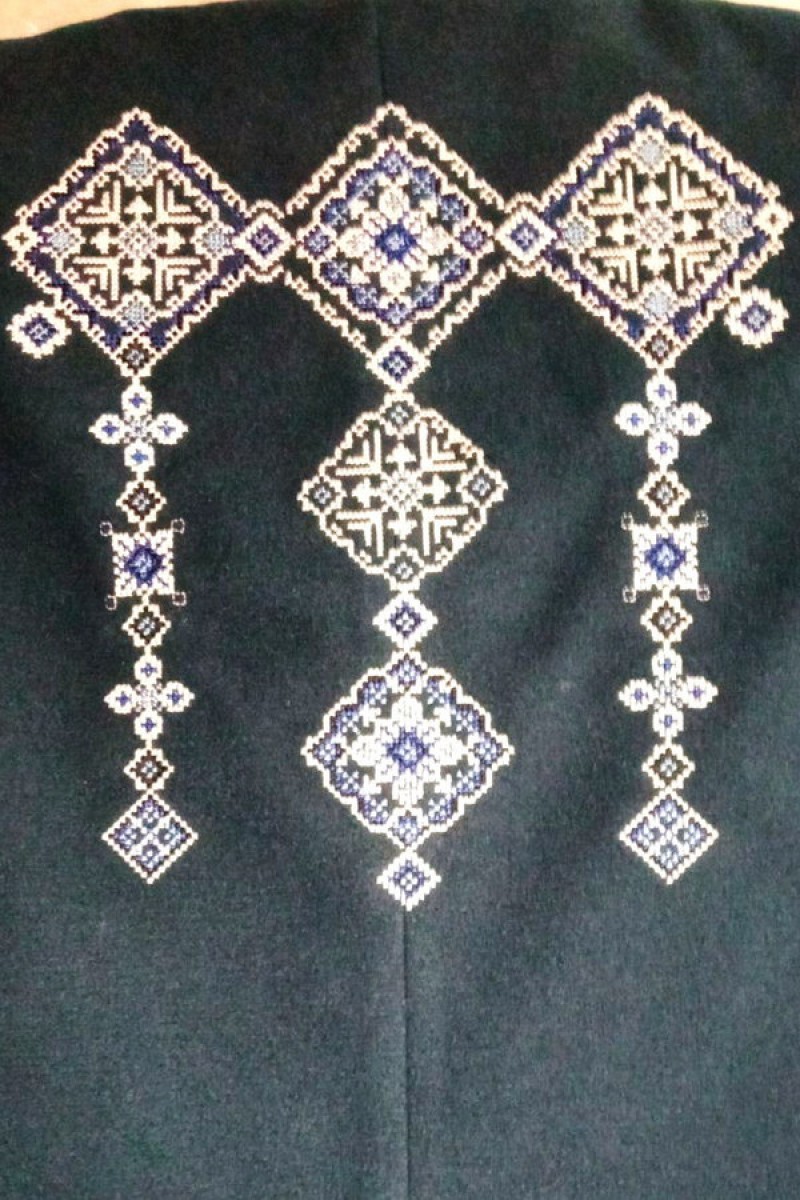 Snowy, coat with embroidery