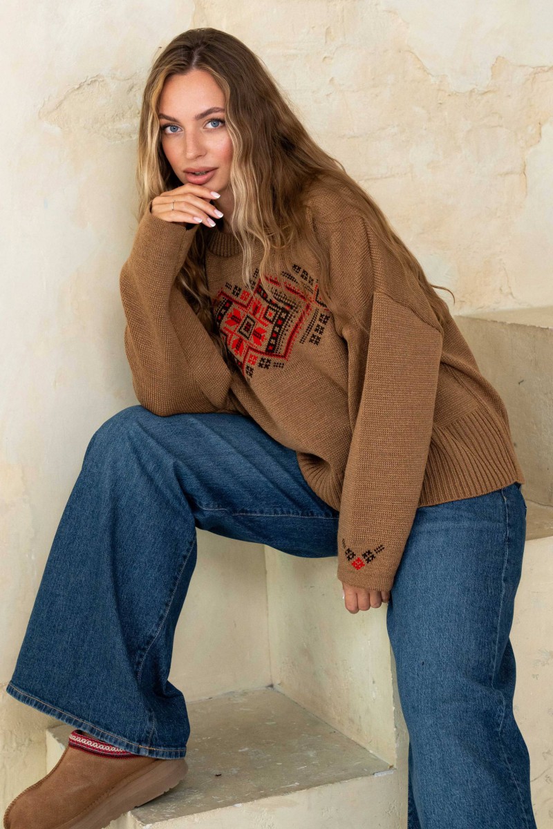 Объёмный джемпер-вышиванка «Этно» (шоколад, карамель, лён)