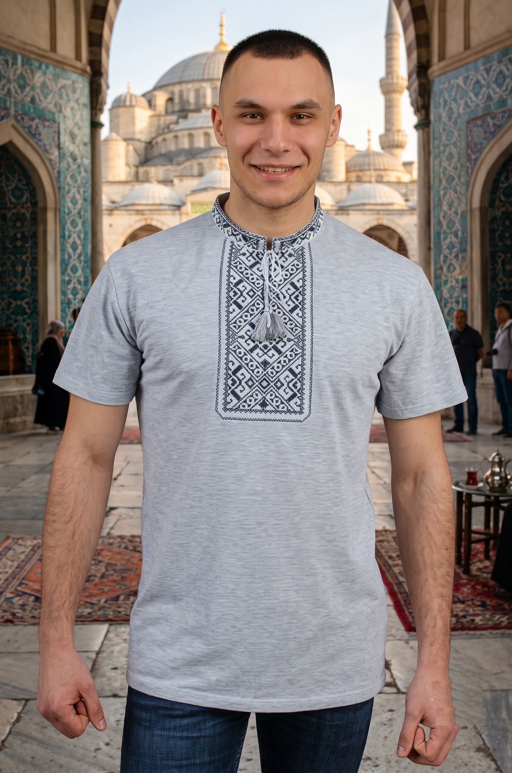 Men's embroidered T-shirt 